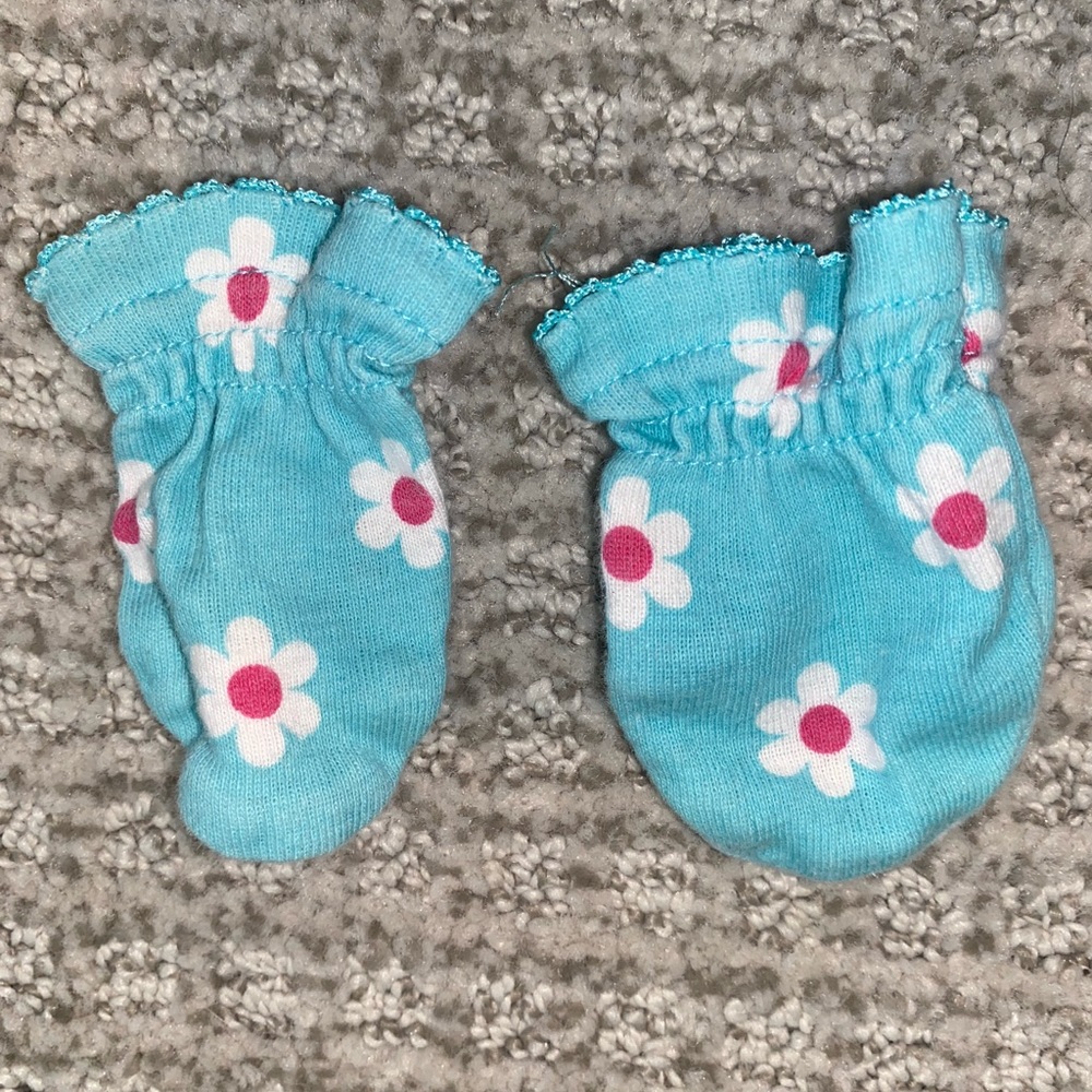 Gerber flower mittens